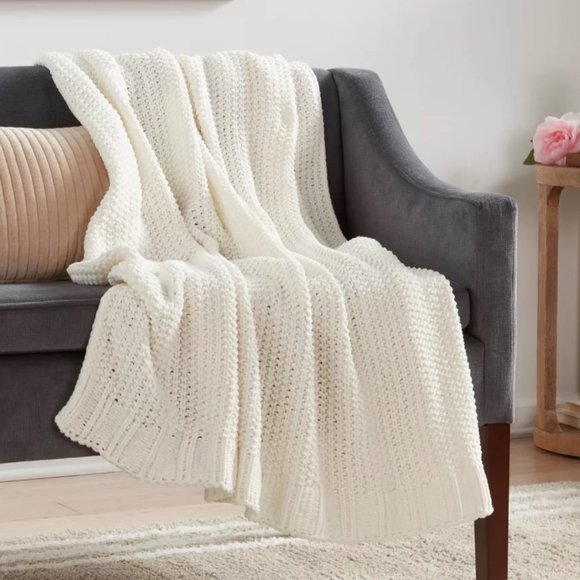 Threshold Other - NWT Solid Chenille Knit Throw Blanket from Threshold
